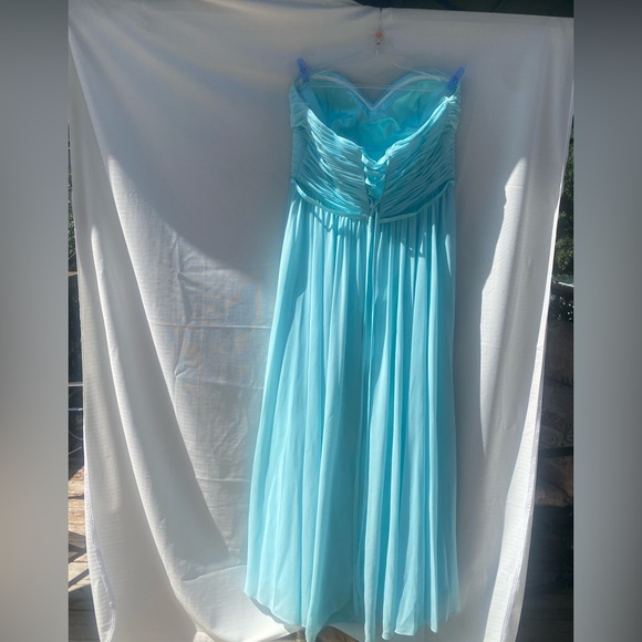 Plus Size Elegant Aqua Blue Dress (Bridesmaid/Prom/Formal) in 2X - Picture 4 of 5